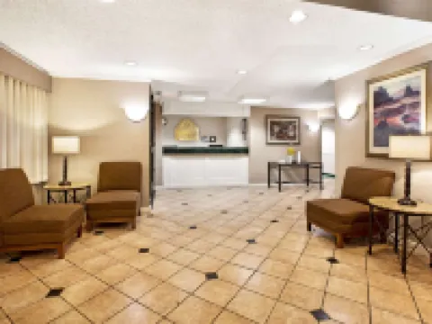 La Quinta Inn by Wyndham Detroit Canton Hotels in Canton