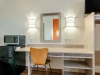 Super 8 by Wyndham Sidney NE فنادق في سيدني