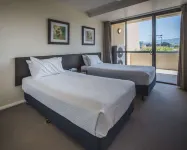 Best Western City Sands Hotel dekat Fresh on Crown Caffe