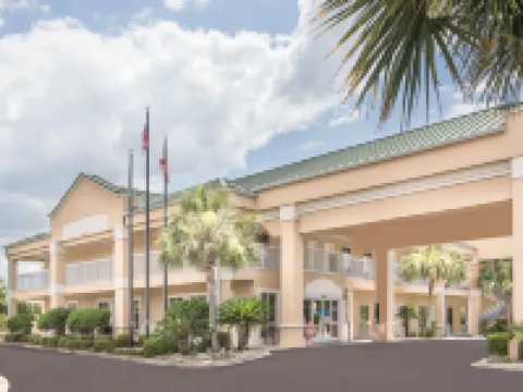 Baymont by Wyndham Crestview Hotels in Crestview
