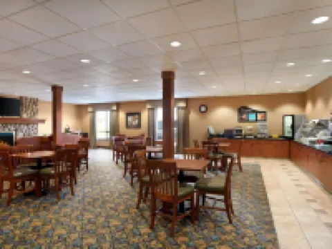 斯特拉斯莫爾戴斯套房酒店 斯特拉斯莫爾酒店