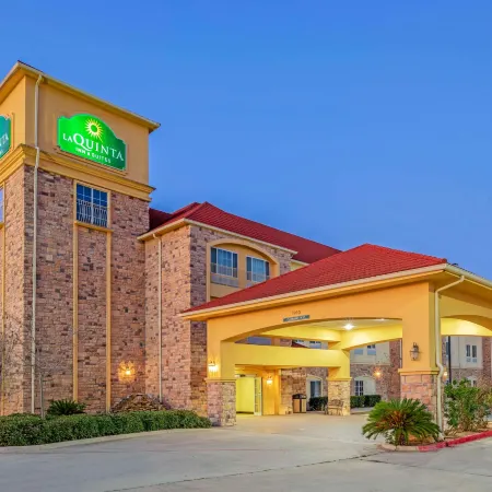 La Quinta Inn & Suites by Wyndham Floresville