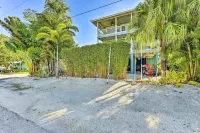 Steps to Ocean and Bay Bradenton Beach Townhome! - con vistas al mar