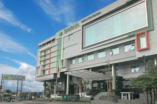 Savana Hotel & Convention Malang Hotel dekat Taman Kunang-kunang