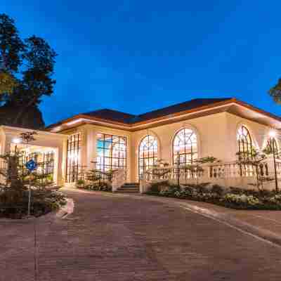 Hillcreek Gardens Tagaytay Hotel Exterior