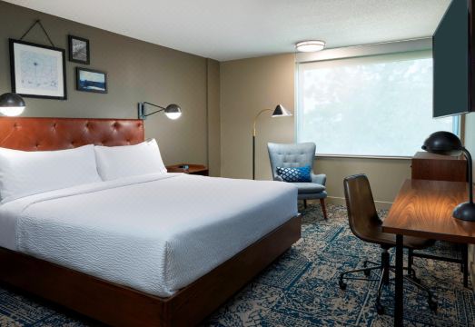 포 포인츠 바이 쉐라톤 토론토 에어포트 외관 또는 로비