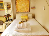 Cozy Yellow Queen Bed By Yale U - 2 estrellas