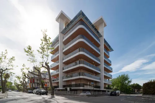 Elegant Residenza Monica Two Bedroom C6 Sleeps 6