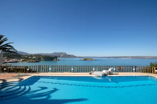 Coco Seaview Apartment, 60Sec Walk from Beach!