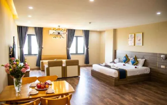 La Mia Lakeview Hotel