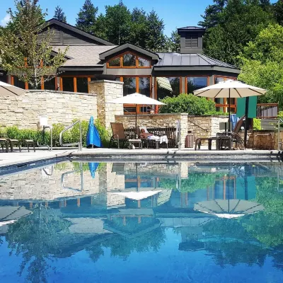 Topnotch Resort Hotels near Bingham Falls