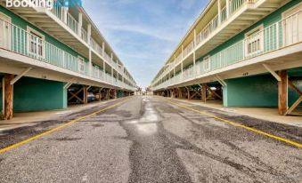 Beachside Condo w Pool-Sunrise Village-218