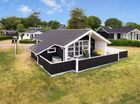 "Yvette" - 150m from the Sea