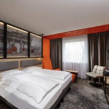 ibis Styles Berlin Treptow Отели рядом с достопримечательностью «Станция метро Tierpark»