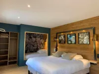 Logis Hotel Restaurant des Sapins Hotels in Lanarce