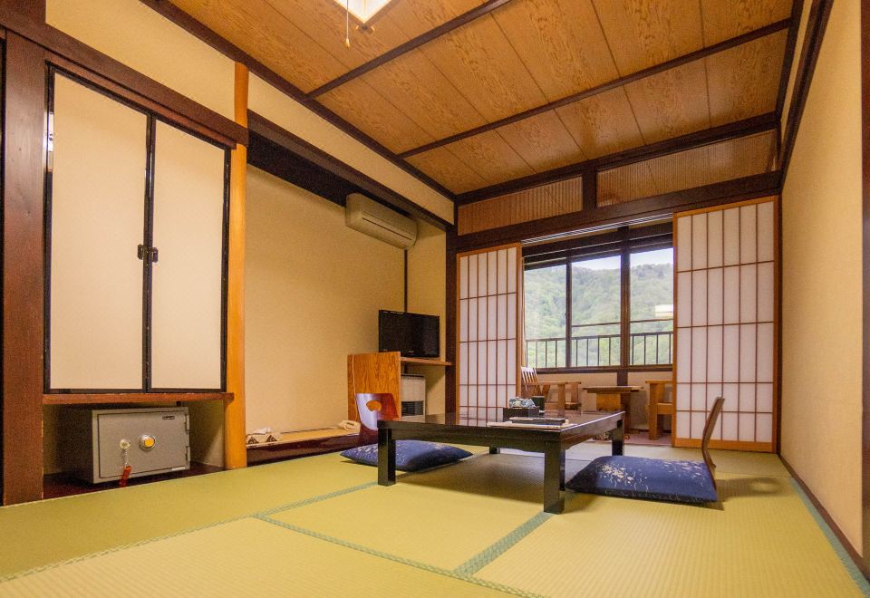 3. 오야도 에이타로..