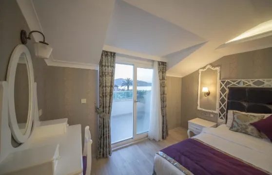 耶尼切裏城市酒店