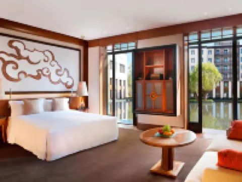 เดอะ เซนต์ รีจิส ลาซา รีสอร์ต โรงแรมในลาซา