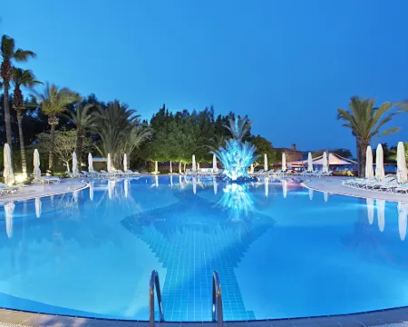 Divan Bodrum Palmira โรงแรมในโบดรุม