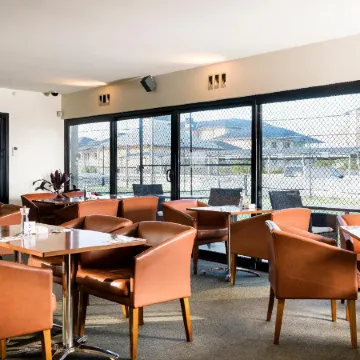 Pier 21 Riverside Apartment Hotel