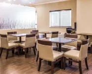 Comfort Inn & Suites Waterloo - Cedar Falls - sarapan