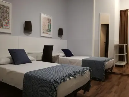 Hostal Lesseps