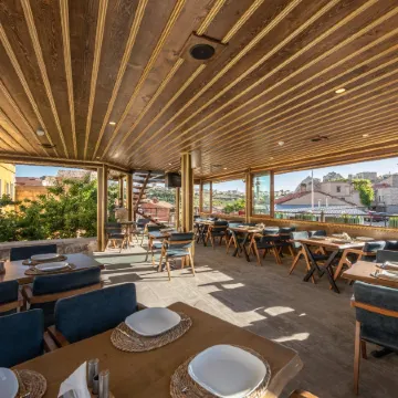 Foremanson Cave Hotel