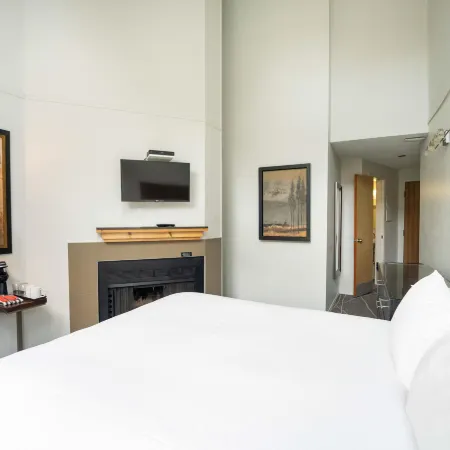 Executive The Inn At Whistler Village & Mountain Side Hotel