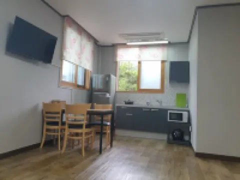 Gwangyang Sandalbaengi Pension