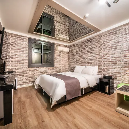IF Hotel Отели рядом с достопримечательностью «Детская библиотека «Чудо» в районе Тобонгу»