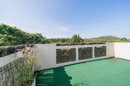 Seogwipo Gasiri Yuchaegot Road Pension Отели рядом с достопримечательностью «The Venice Land»