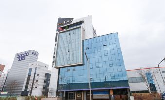 Esia Hotel