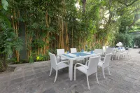 Colombo Court Hotel & Spa Hotels in Colombo