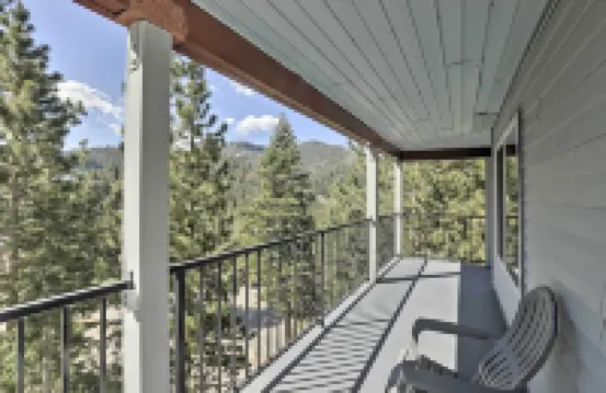 Less Than 1 Mi to Slopes! Heavenly Daze Chalet in Tahoe Hotels in Kingsbury