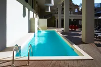 Hotel The Building - Pools