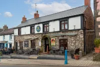 Ivydene - Beautiful Cottage, Stone Throw from Beach, Wonderful Sea Views