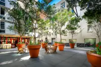 Adele Apartment Hotel East Melbourne Hôtels à : Collingwood
