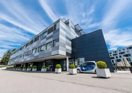 B&B Hotel Lausanne Crissier Отели рядом с достопримечательностью «Федеральная политехническая школа Лозанны»