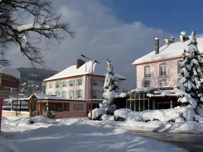 Les Loges du Parc Hôtels à proximité de : Le Fumoir des lacs