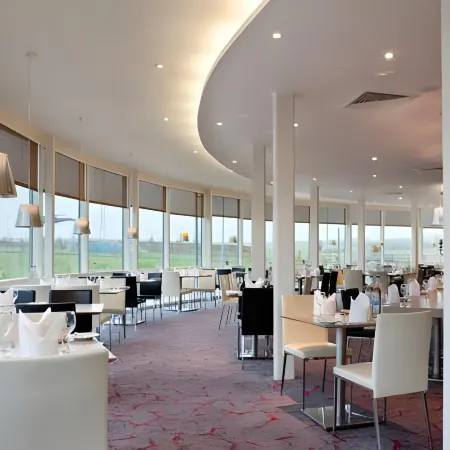 Holiday Inn SALISBURY - STONEHENGE by IHG