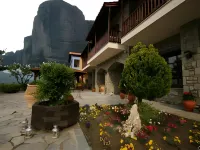 Hotel Doupiani House