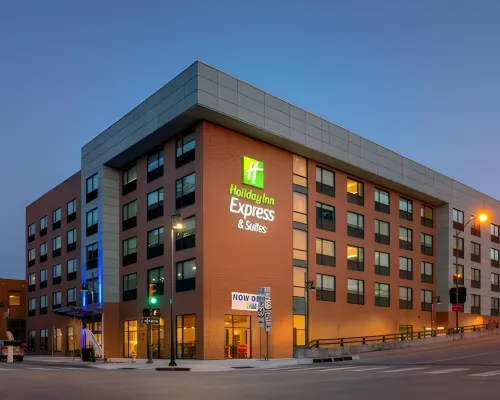 Holiday Inn Express & Suites TULSA DOWNTOWN by IHG Hotels near Anderson Park
