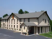 Super 8 by Wyndham Warrensburg Hotels in Warrensburg