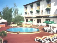 Logis les Charmilles Chalon-Sur-Saône Sud Hotels in Lux