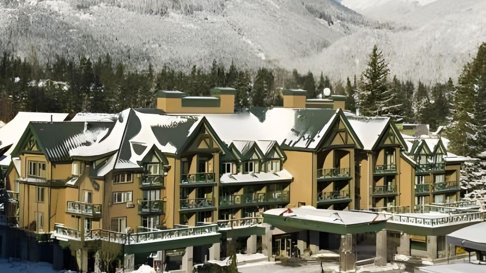 Pinnacle Hotel Whistler