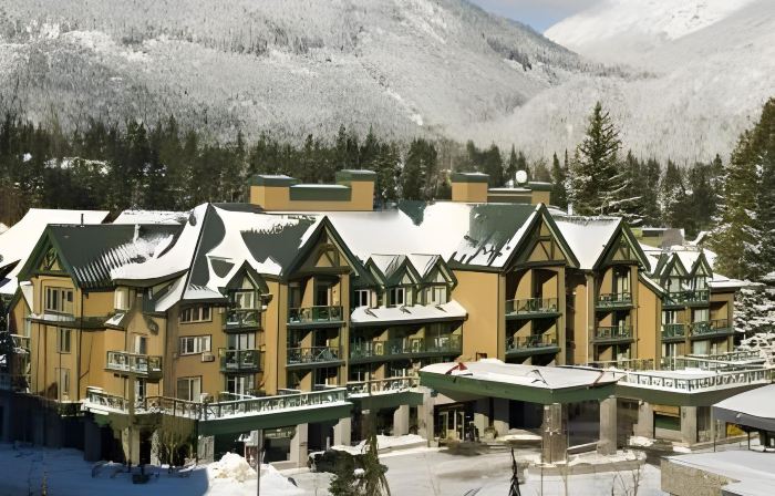 Pinnacle Hotel Whistler