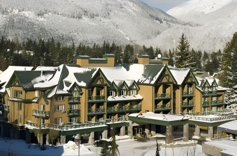 Pinnacle Hotel Whistler
