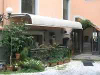 Albergo la Villetta Hotels in Borghetto-melara