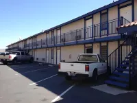 Golden Hills Motel