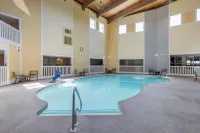 Best Western Plus Steeplegate Inn - Pools